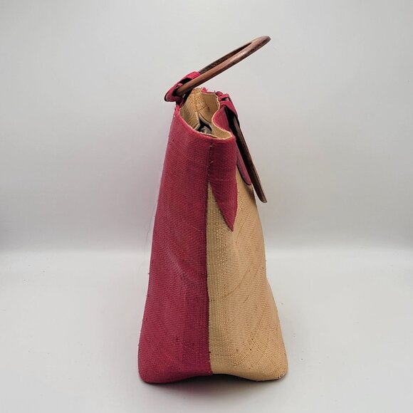 Natural Jute Tote Bag With Red Scallop Design & Wooden Ring Handles - Picture 3 of 16